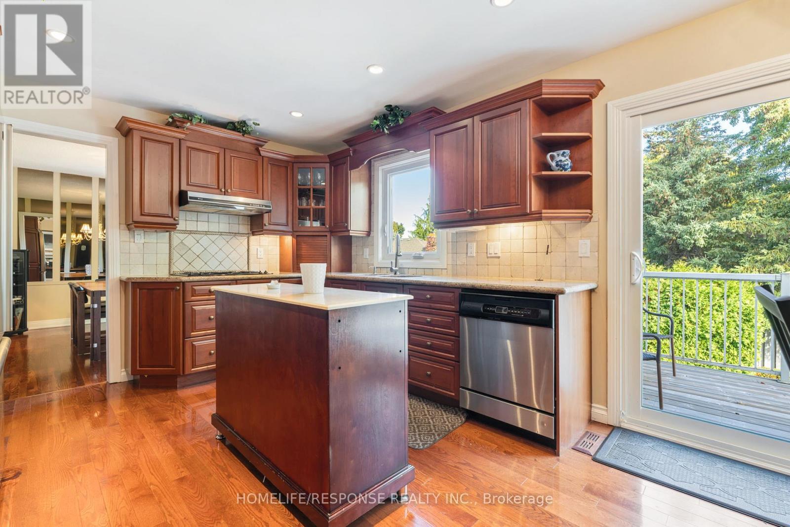 2543 King Forrest Drive, Mississauga, ON - Indoor Photo Showing Kitchen
