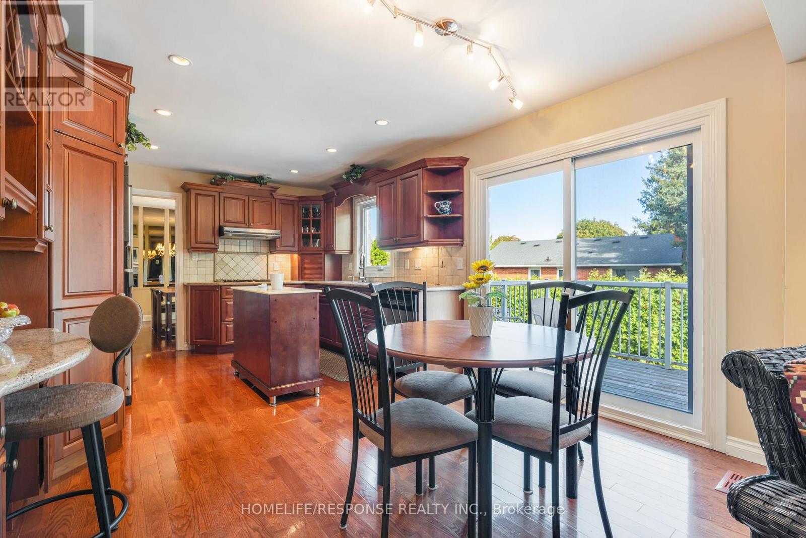 2543 King Forrest Drive, Mississauga, ON - Indoor Photo Showing Dining Room