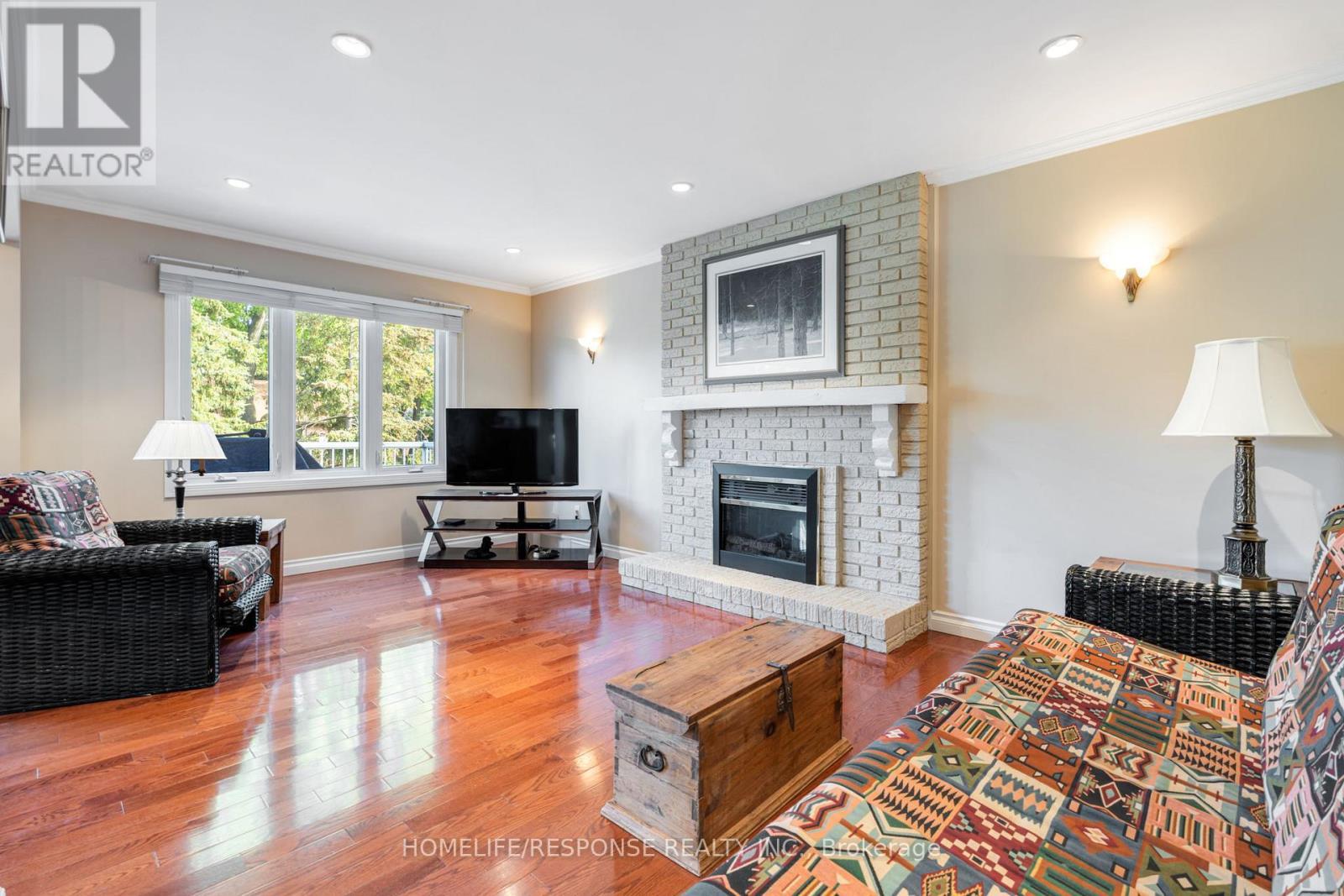 2543 King Forrest Drive, Mississauga, ON - Indoor Photo Showing Living Room With Fireplace
