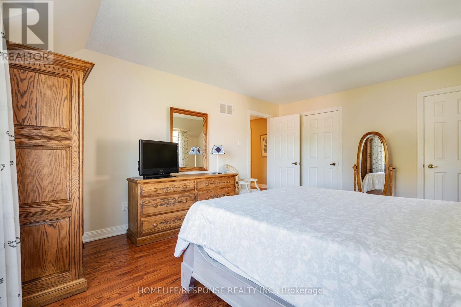 2543 King Forrest Drive, Mississauga, ON - Indoor Photo Showing Bedroom