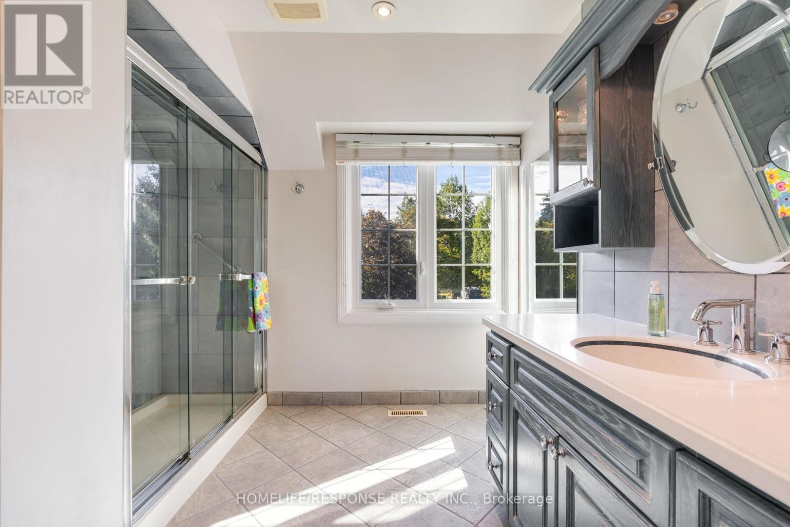 2543 King Forrest Drive, Mississauga, ON - Indoor Photo Showing Bathroom