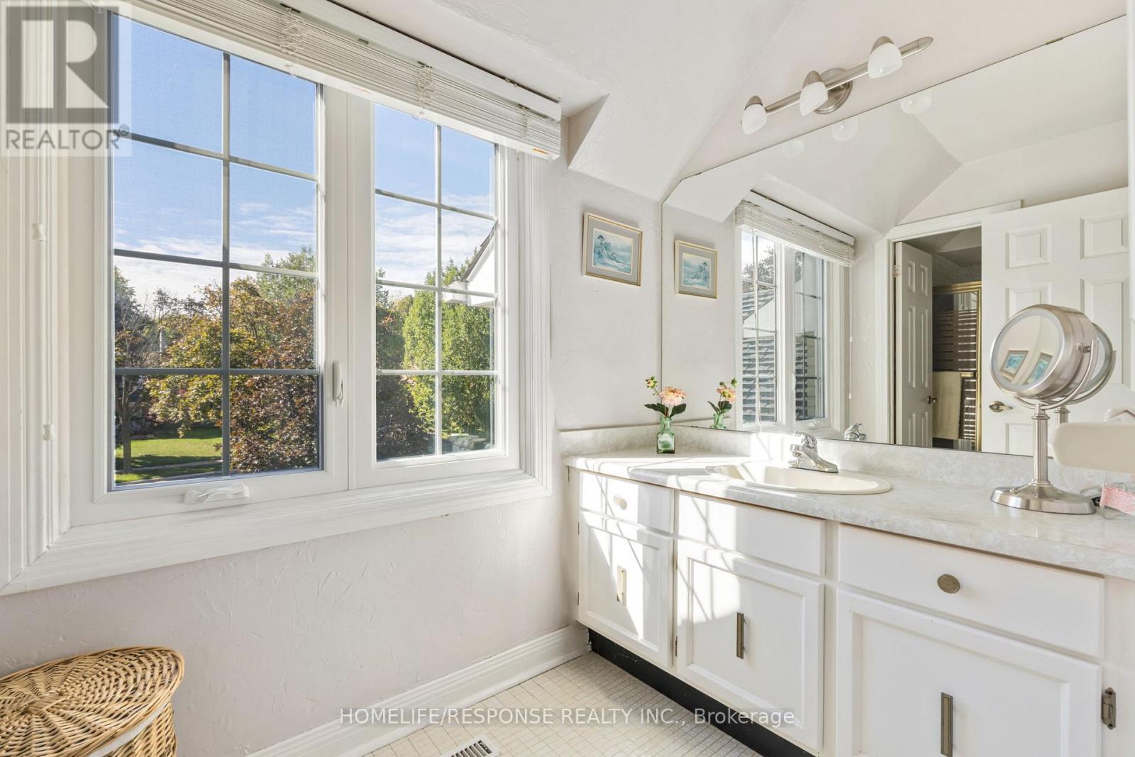 2543 King Forrest Drive, Mississauga, ON - Indoor Photo Showing Bathroom