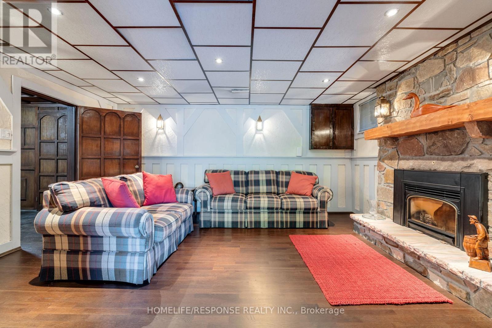 2543 King Forrest Drive, Mississauga, ON - Indoor With Fireplace