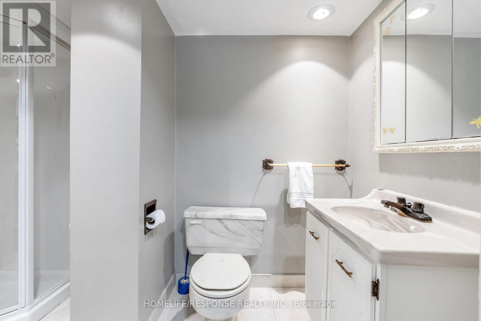 2543 King Forrest Drive, Mississauga, ON - Indoor Photo Showing Bathroom