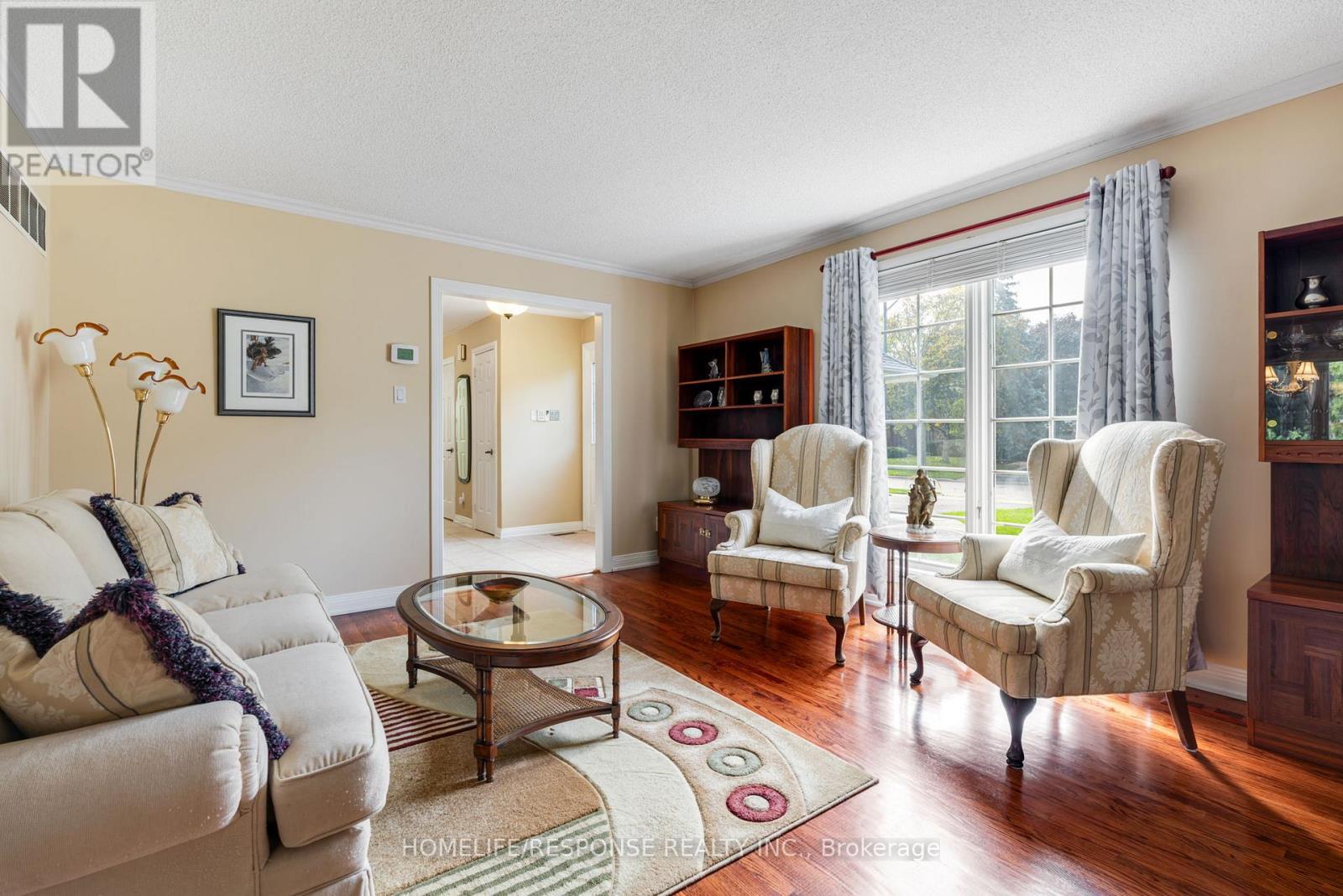 2543 King Forrest Drive, Mississauga, ON - Indoor Photo Showing Living Room