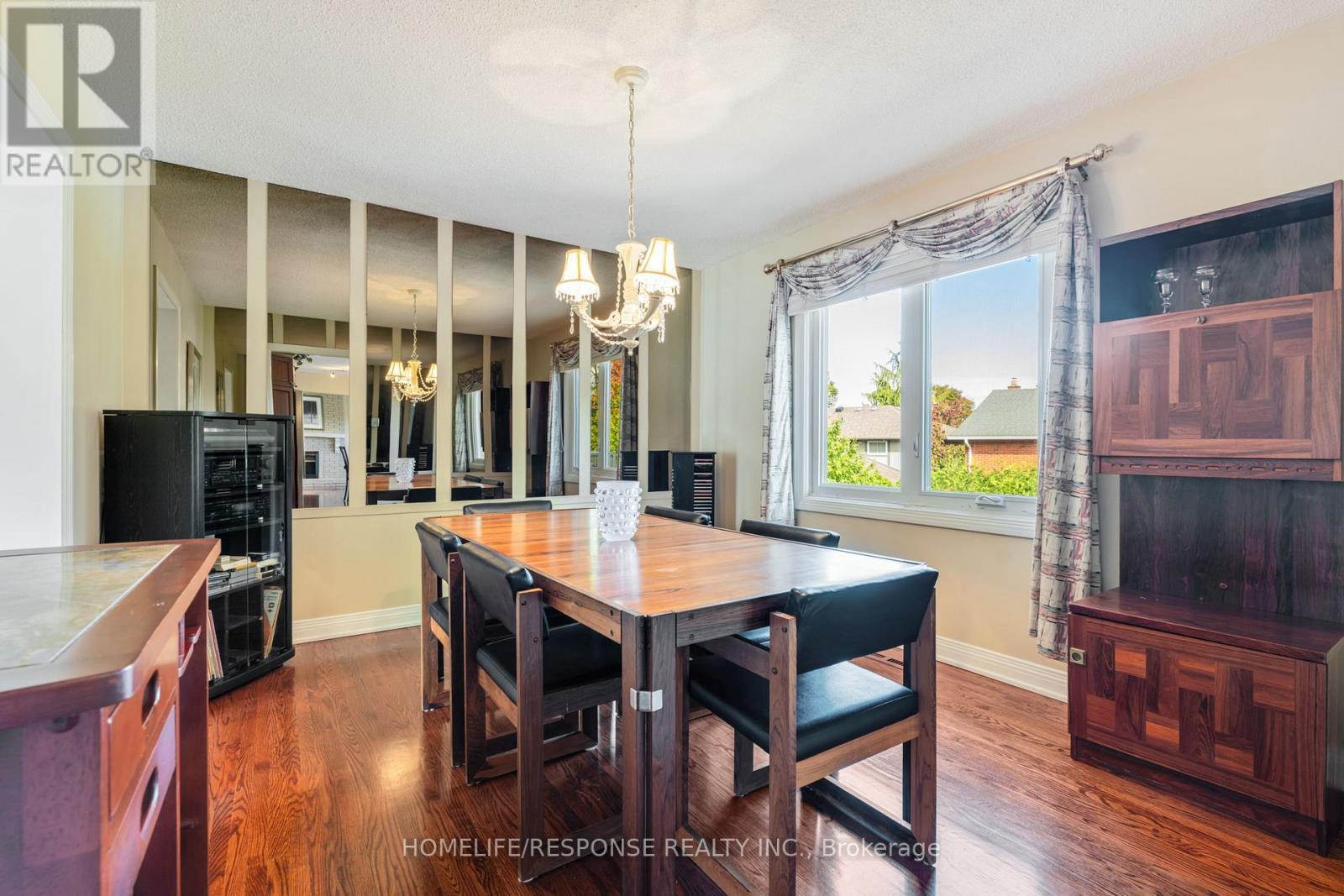 2543 King Forrest Drive, Mississauga, ON - Indoor Photo Showing Dining Room