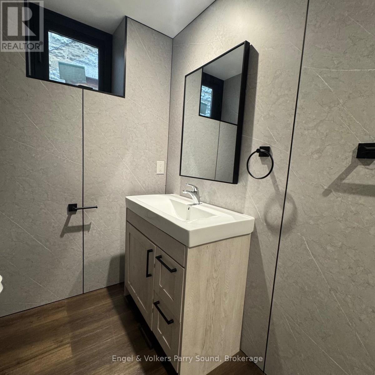 101 - 57 James Street, Parry Sound, ON - Indoor Photo Showing Bathroom