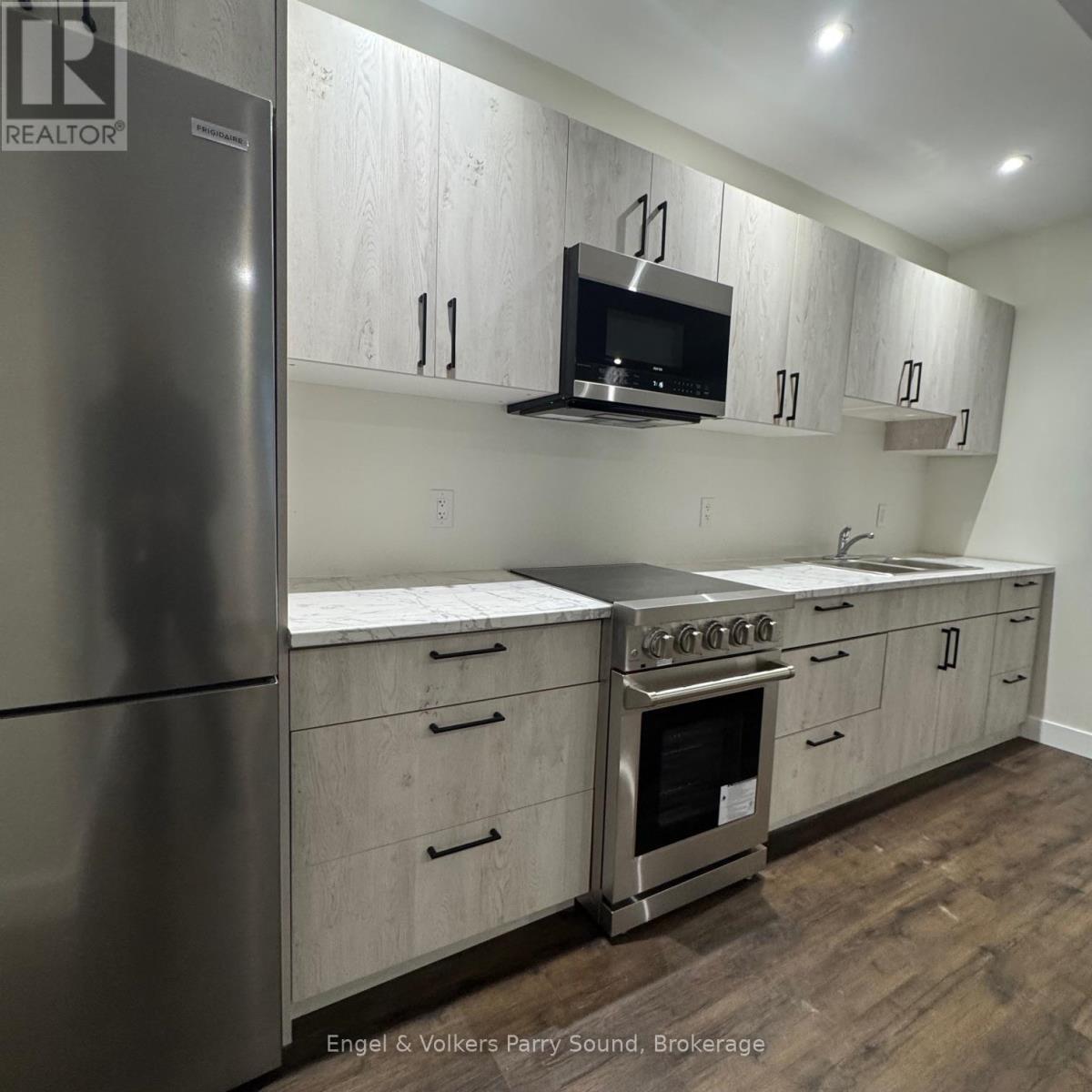 101 - 57 James Street, Parry Sound, ON - Indoor Photo Showing Kitchen