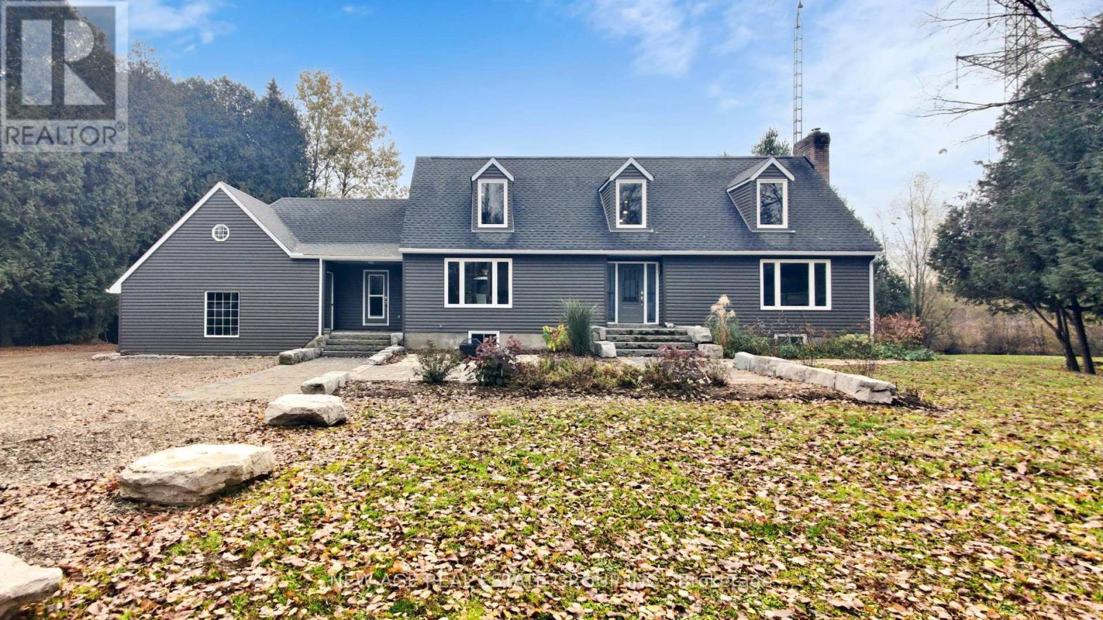 9045 Sideroad 17, Erin, ON - Outdoor With Facade