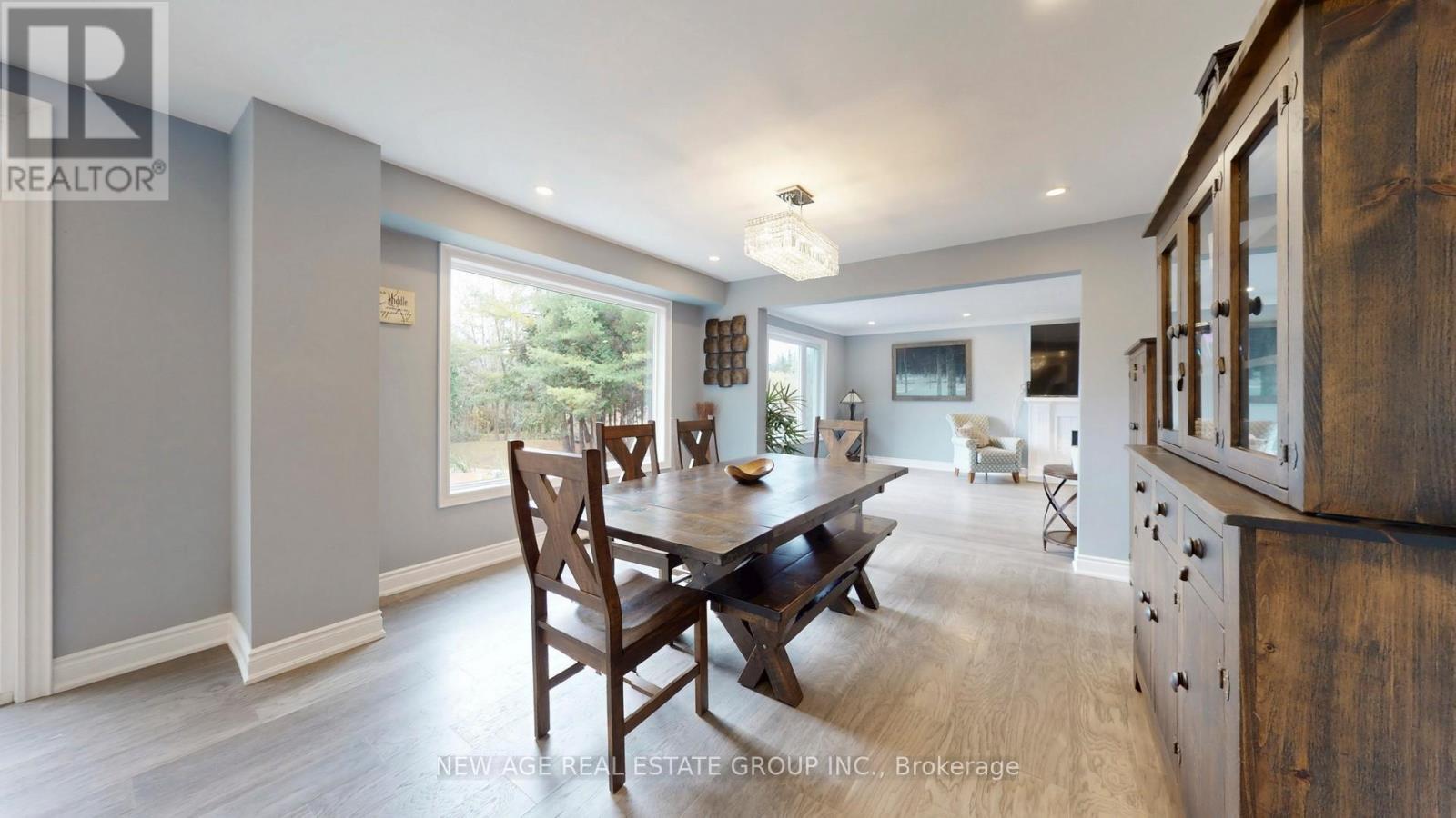 9045 Sideroad 17, Erin, ON - Indoor Photo Showing Dining Room