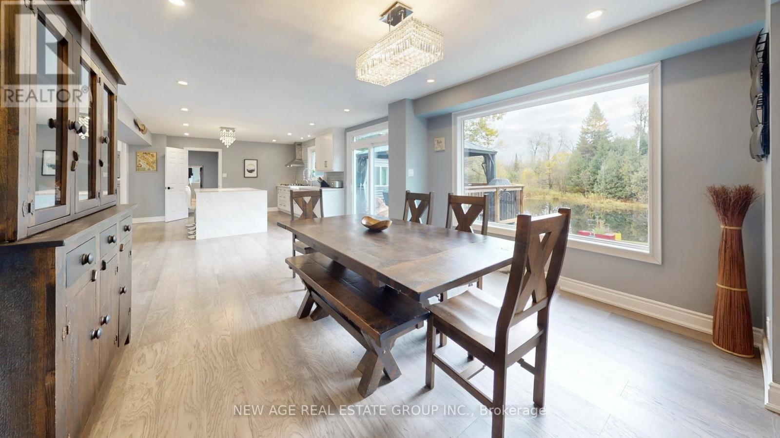 9045 Sideroad 17, Erin, ON - Indoor Photo Showing Dining Room
