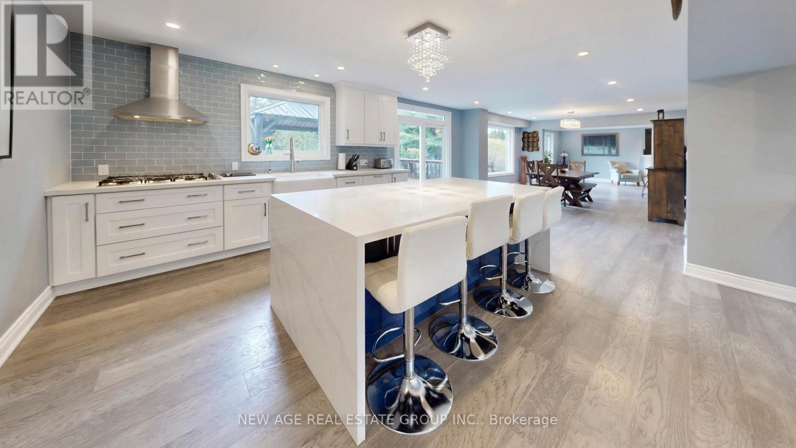 9045 Sideroad 17, Erin, ON - Indoor Photo Showing Kitchen With Upgraded Kitchen