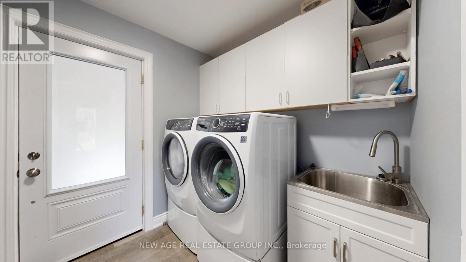 9045 Sideroad 17, Erin, ON - Indoor Photo Showing Laundry Room