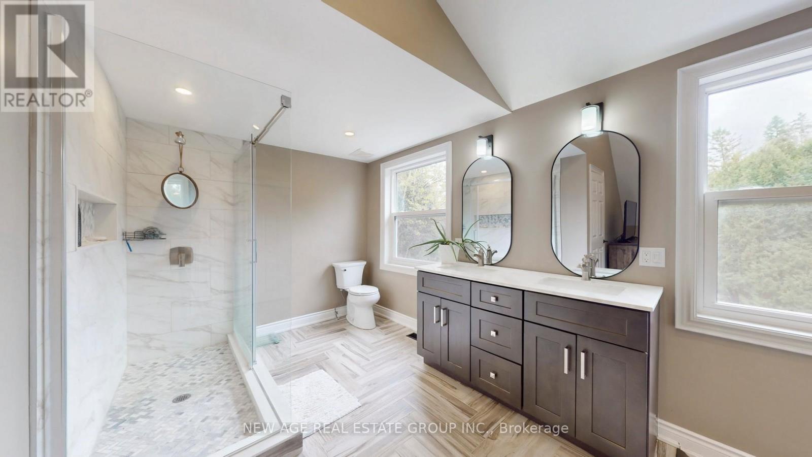 9045 Sideroad 17, Erin, ON - Indoor Photo Showing Bathroom