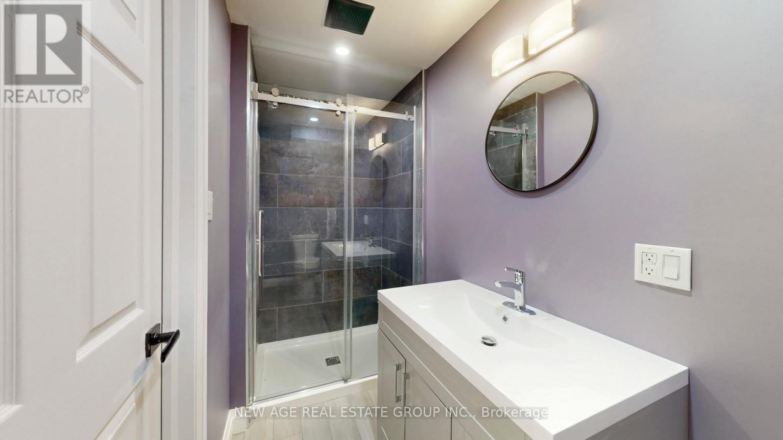 9045 Sideroad 17, Erin, ON - Indoor Photo Showing Bathroom