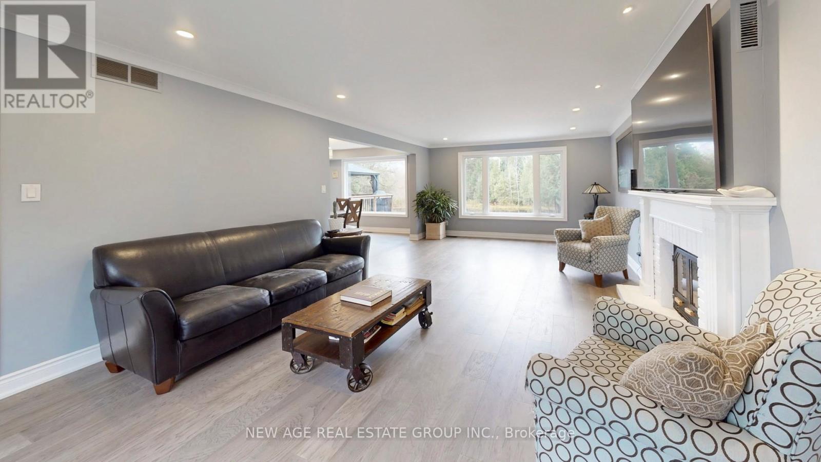 9045 Sideroad 17, Erin, ON - Indoor Photo Showing Living Room With Fireplace