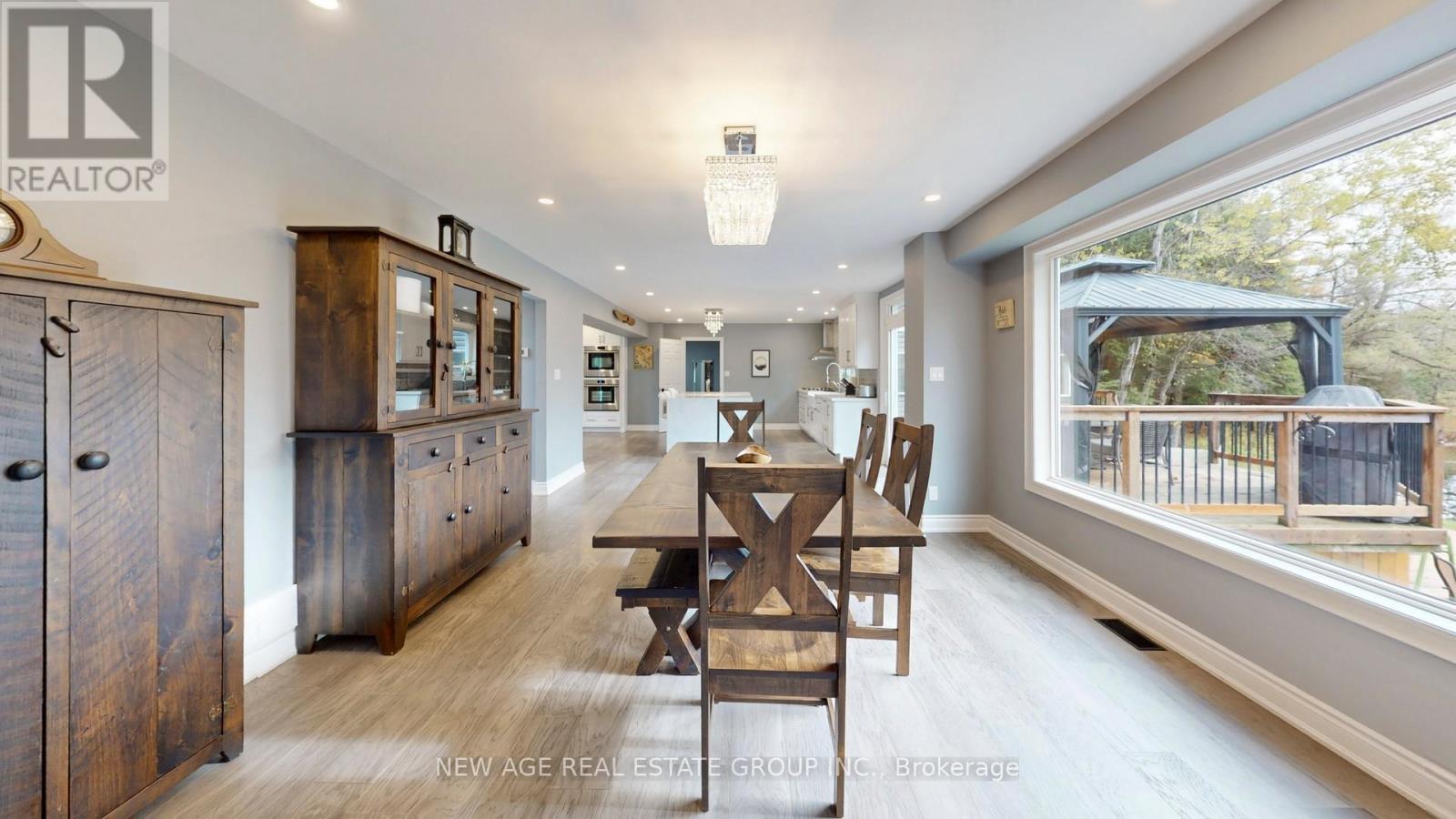 9045 Sideroad 17, Erin, ON - Indoor Photo Showing Dining Room
