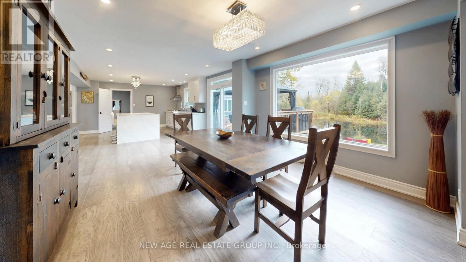 9045 Sideroad 17, Erin, ON - Indoor Photo Showing Dining Room