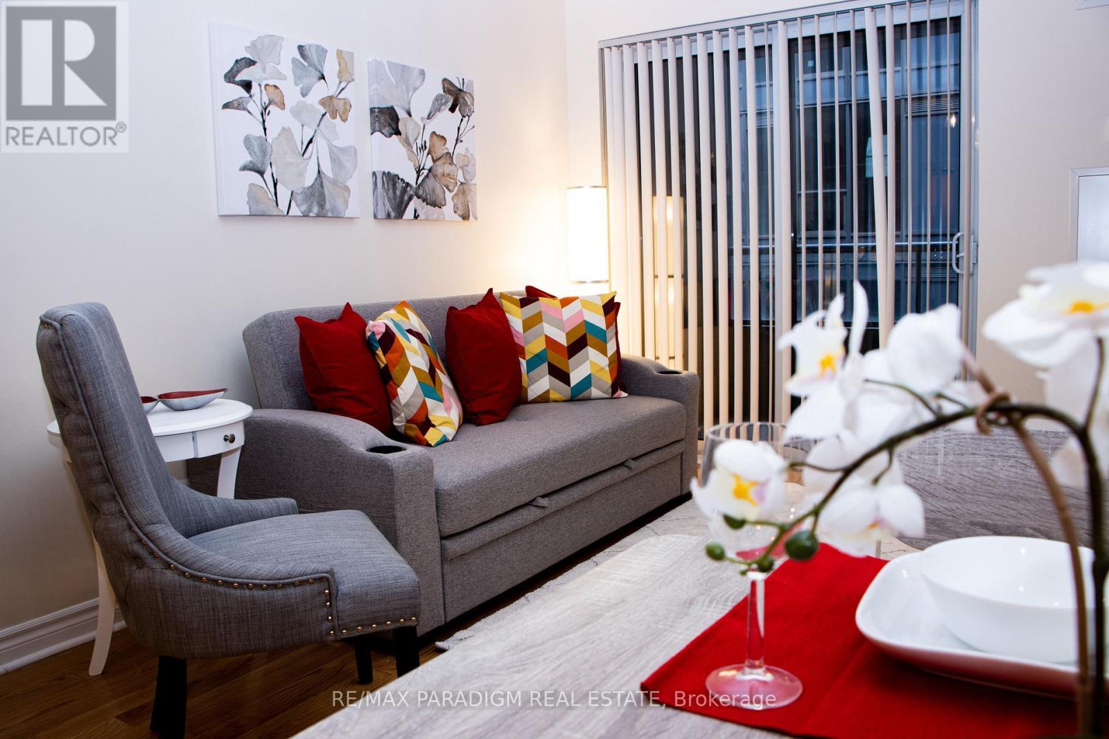 704 - 270 Wellington Street W, Toronto, ON - Indoor