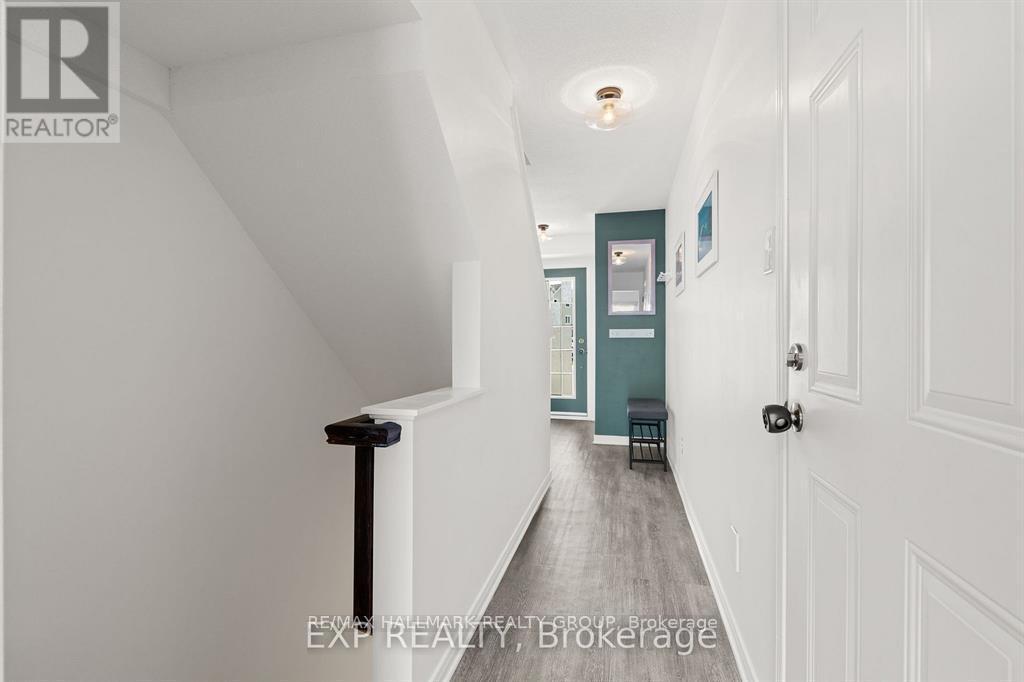 517 Simran Private, Ottawa, ON - Indoor Photo Showing Other Room