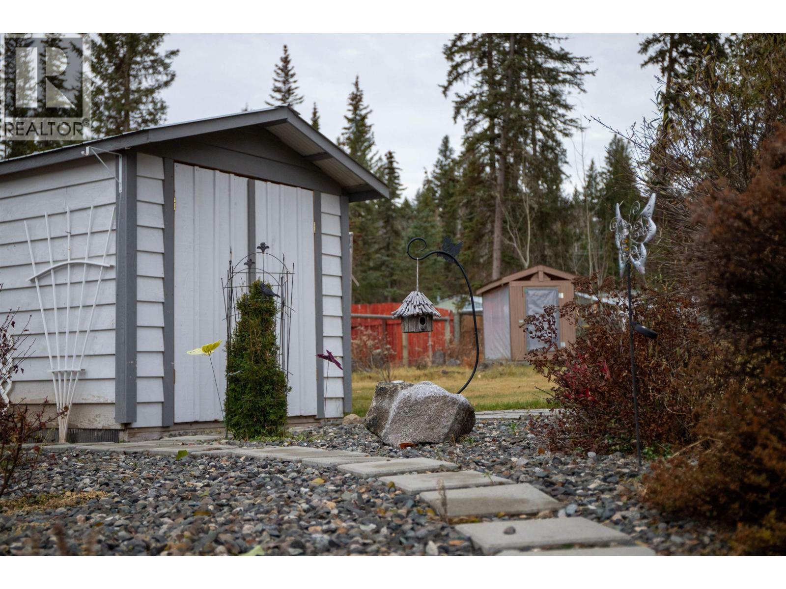 6064 Norman Road, 100 Mile House, BC - Outdoor