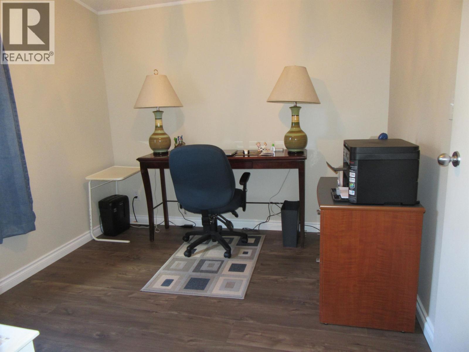 6064 Norman Road, 100 Mile House, BC - Indoor Photo Showing Office