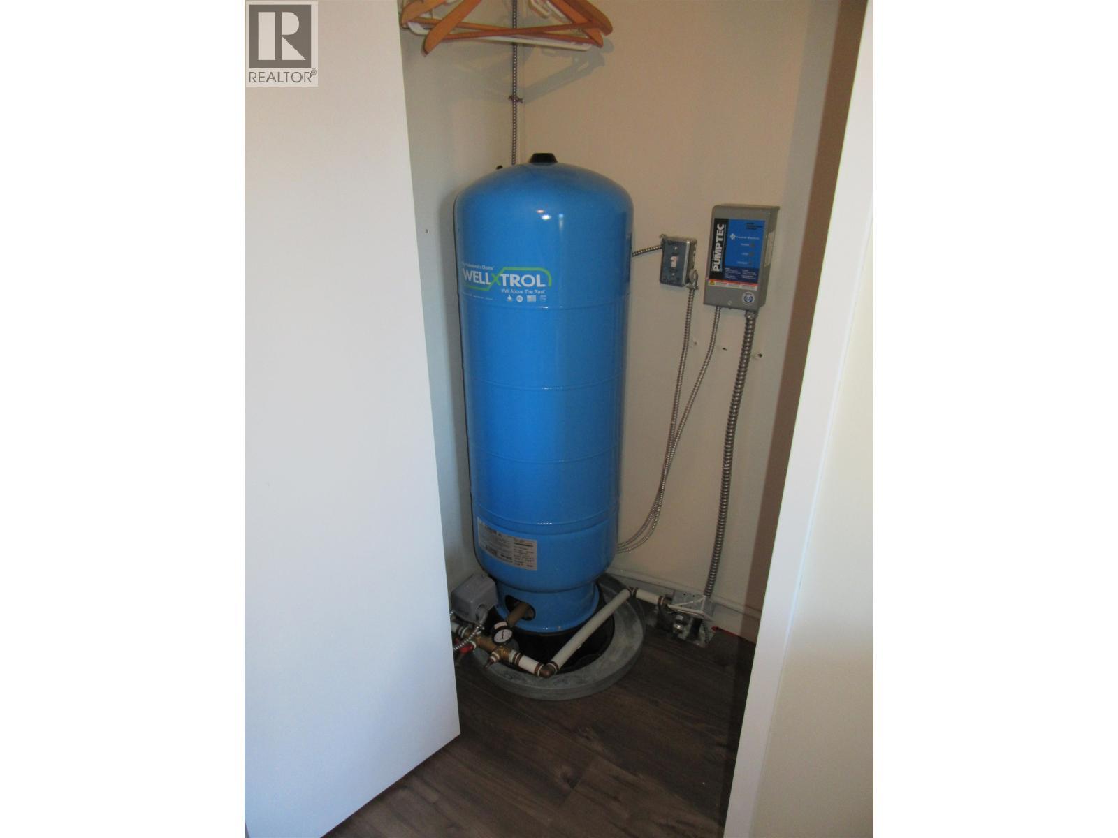 6064 Norman Road, 100 Mile House, BC - Indoor