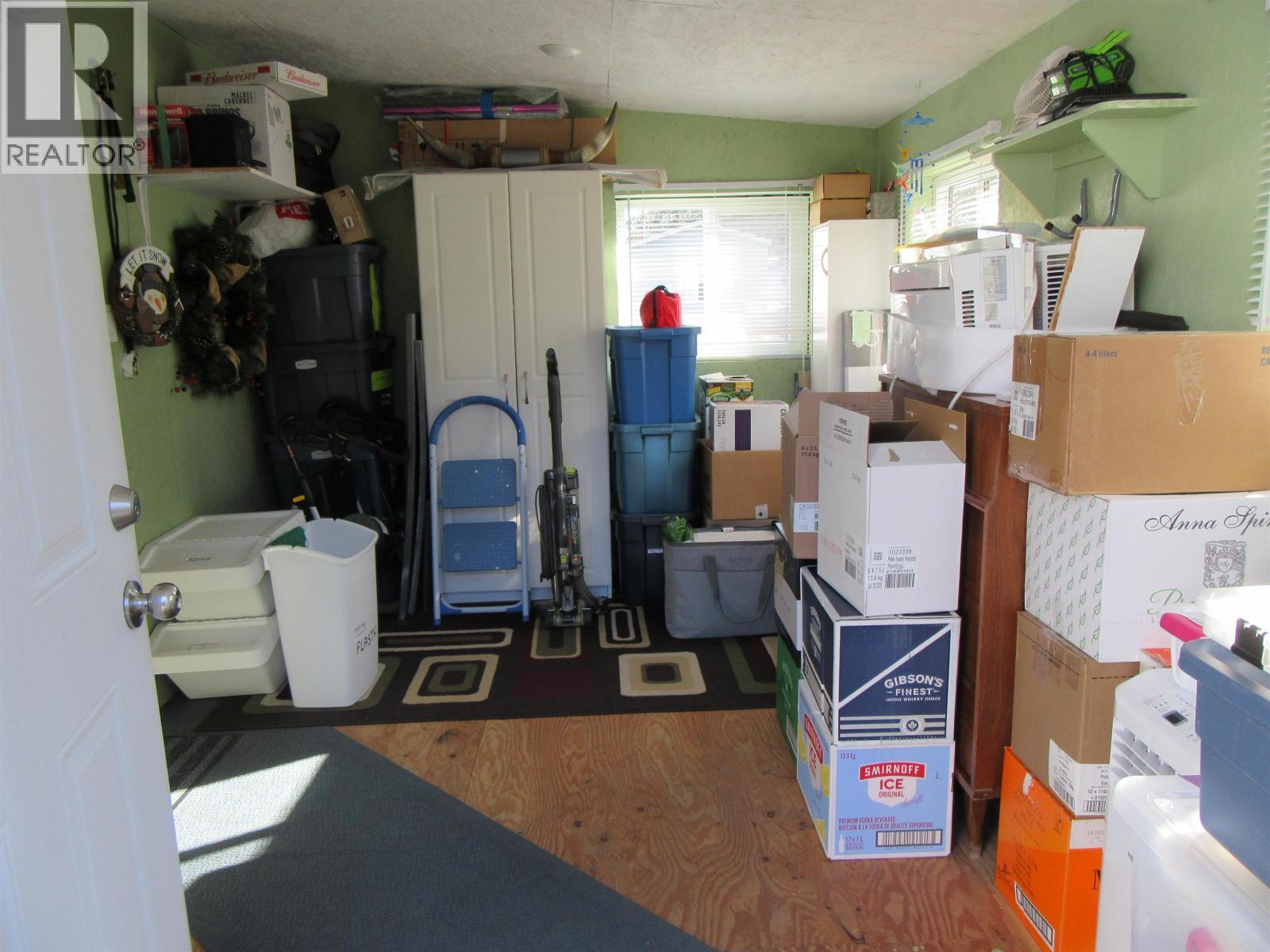 6064 Norman Road, 100 Mile House, BC - Indoor