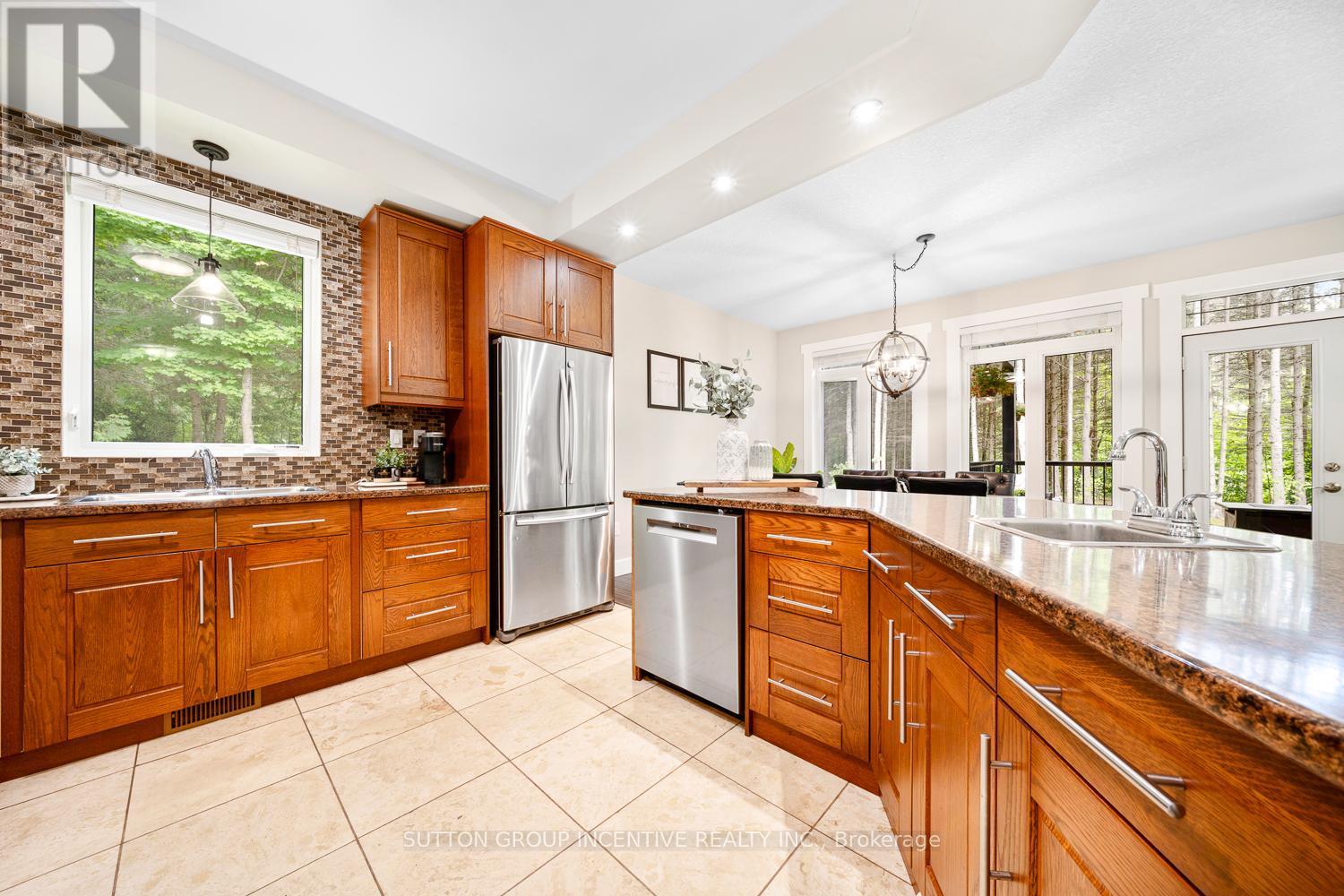 7070 93 Highway, Tiny, ON - Indoor Photo Showing Kitchen