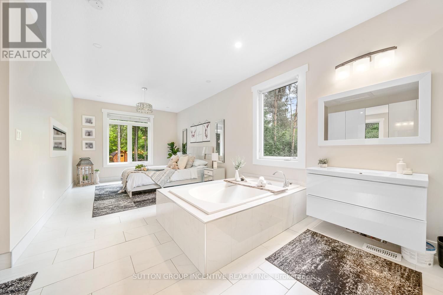 7070 93 Highway, Tiny, ON - Indoor Photo Showing Bathroom