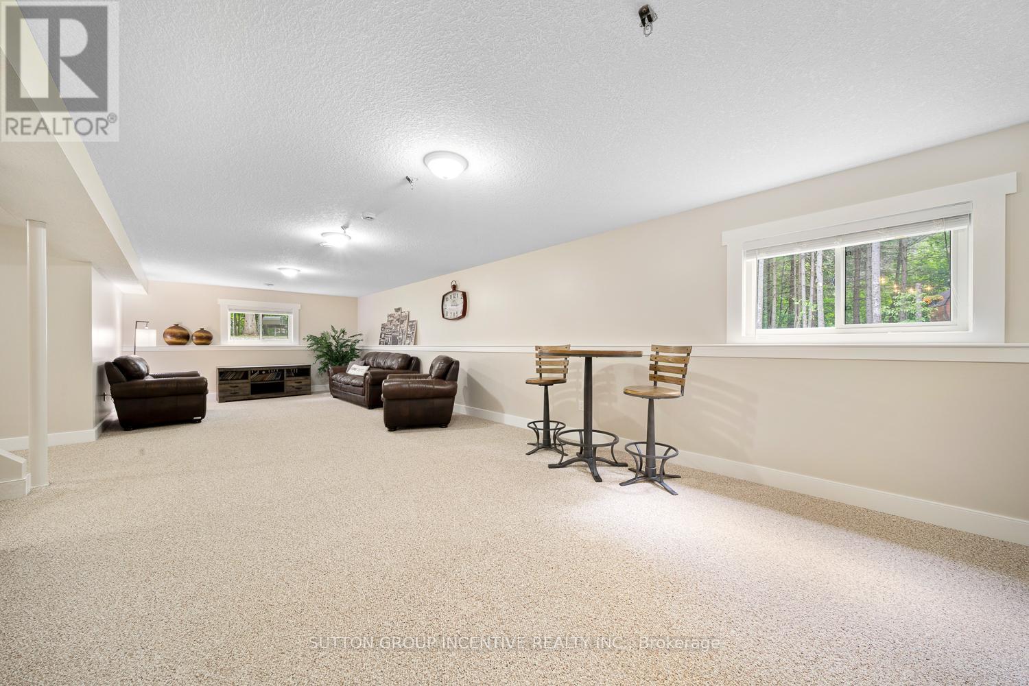 7070 93 Highway, Tiny, ON - Indoor Photo Showing Other Room