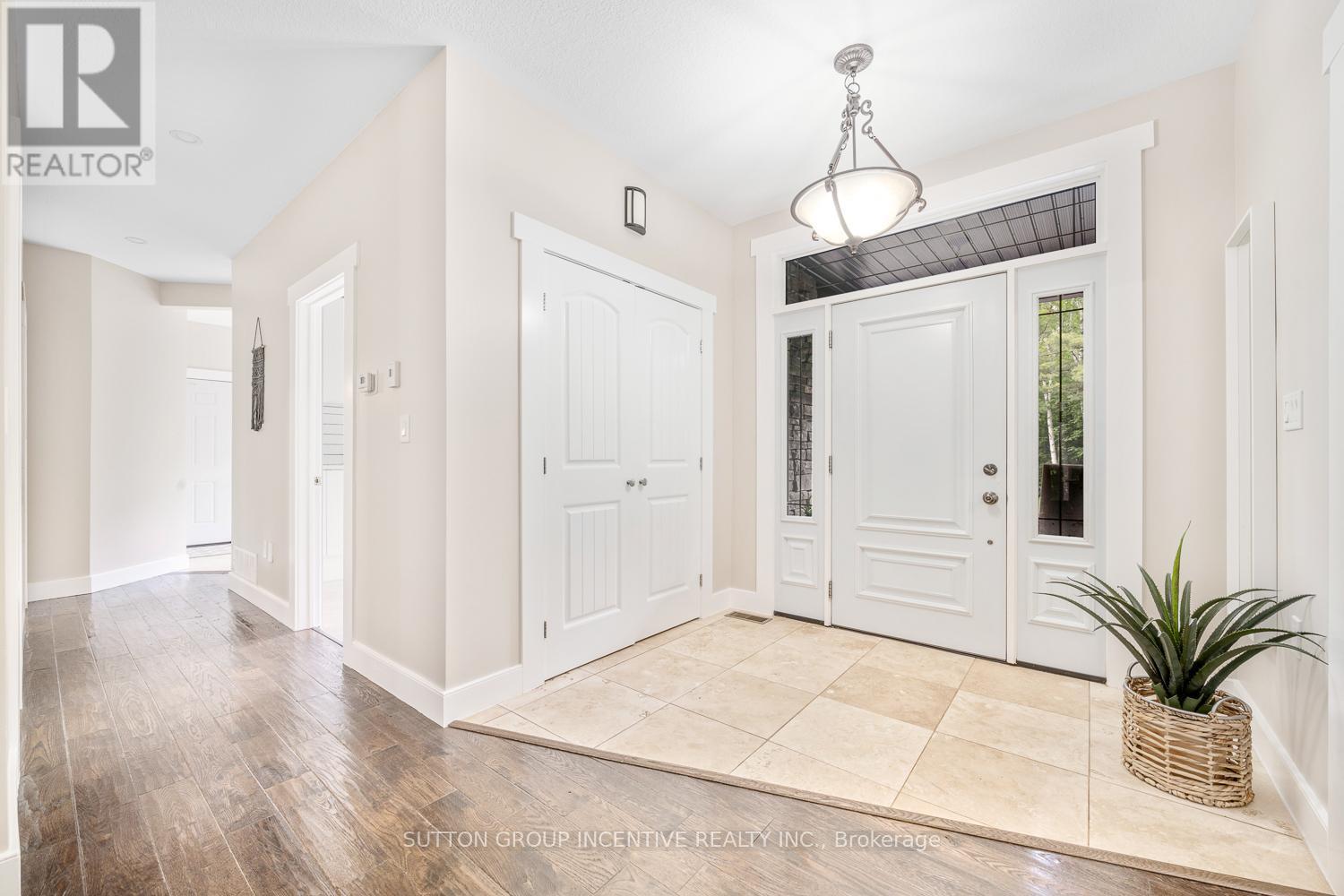 7070 93 Highway, Tiny, ON - Indoor Photo Showing Other Room