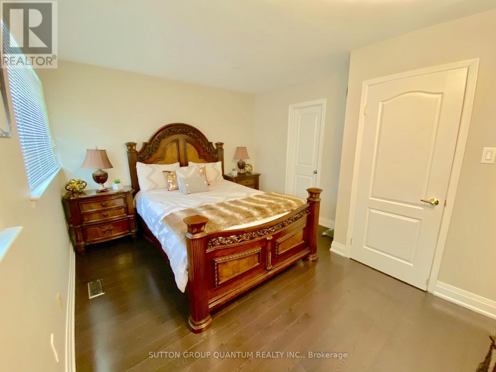 5477 Schueller Crescent, Burlington, ON - Indoor Photo Showing Bedroom