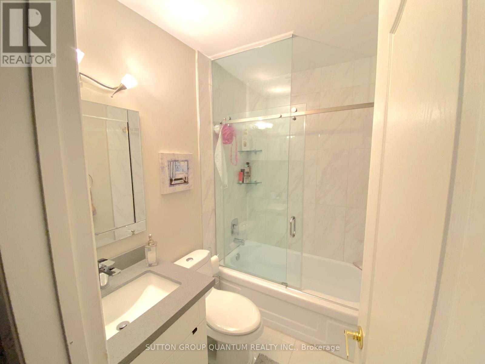 5477 Schueller Crescent, Burlington, ON - Indoor Photo Showing Bathroom