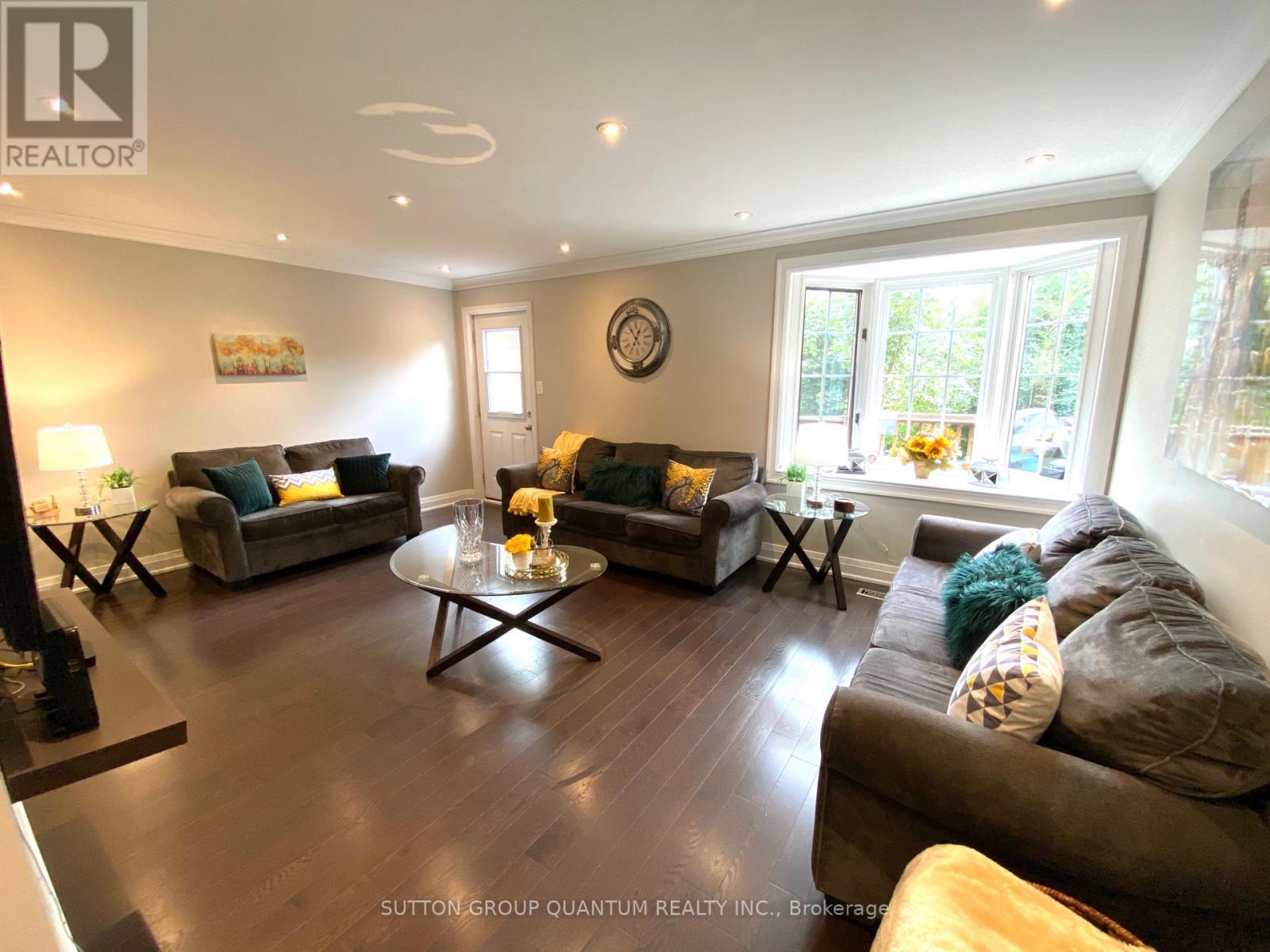 5477 Schueller Crescent, Burlington, ON - Indoor Photo Showing Living Room