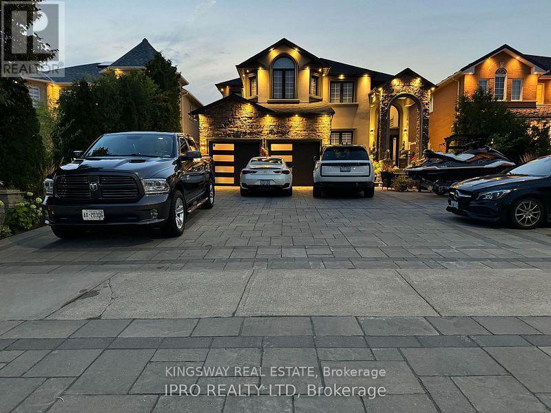 923 Bristol Road W, Mississauga, ON - Outdoor