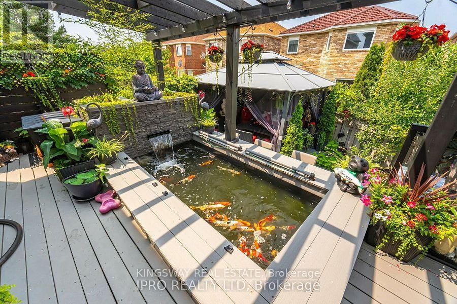 923 Bristol Road W, Mississauga, ON - Outdoor With Deck Patio Veranda