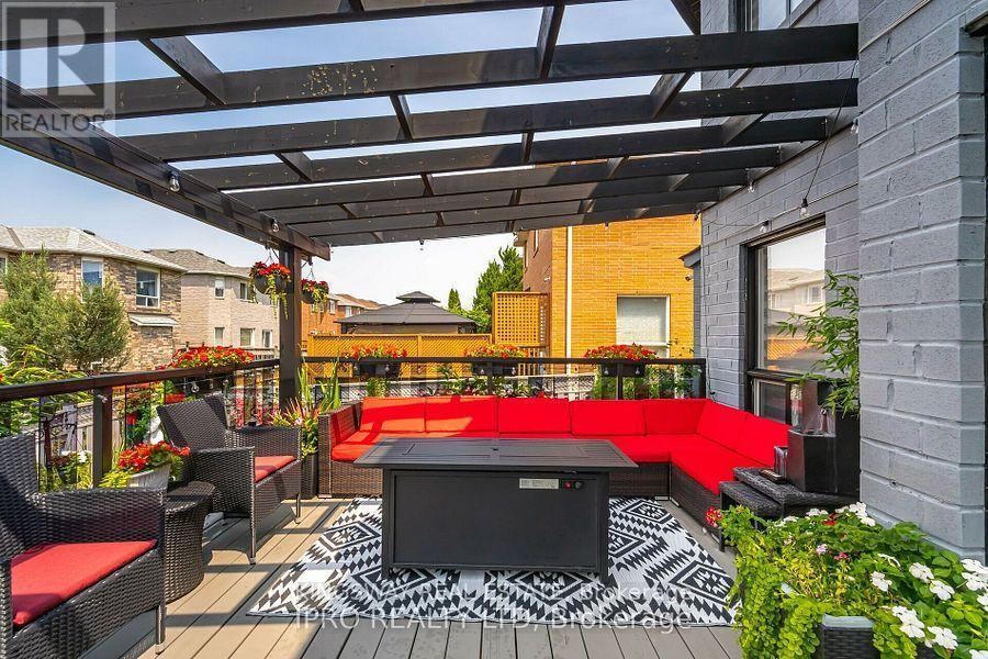 923 Bristol Road W, Mississauga, ON - Outdoor With Deck Patio Veranda With Exterior