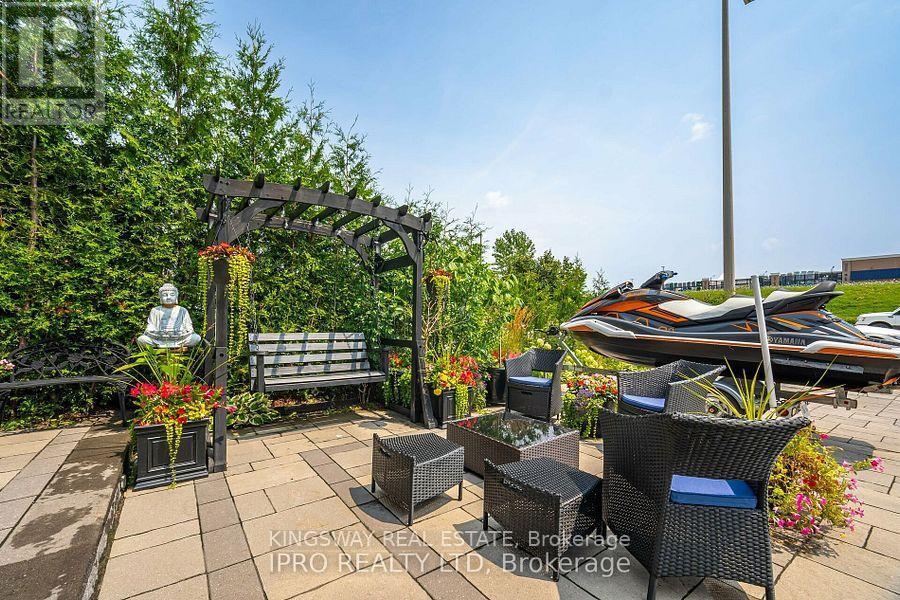 923 Bristol Road W, Mississauga, ON - Outdoor With Deck Patio Veranda