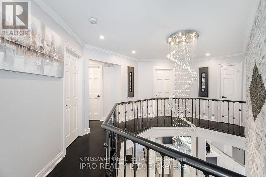 923 Bristol Road W, Mississauga, ON - Indoor Photo Showing Other Room