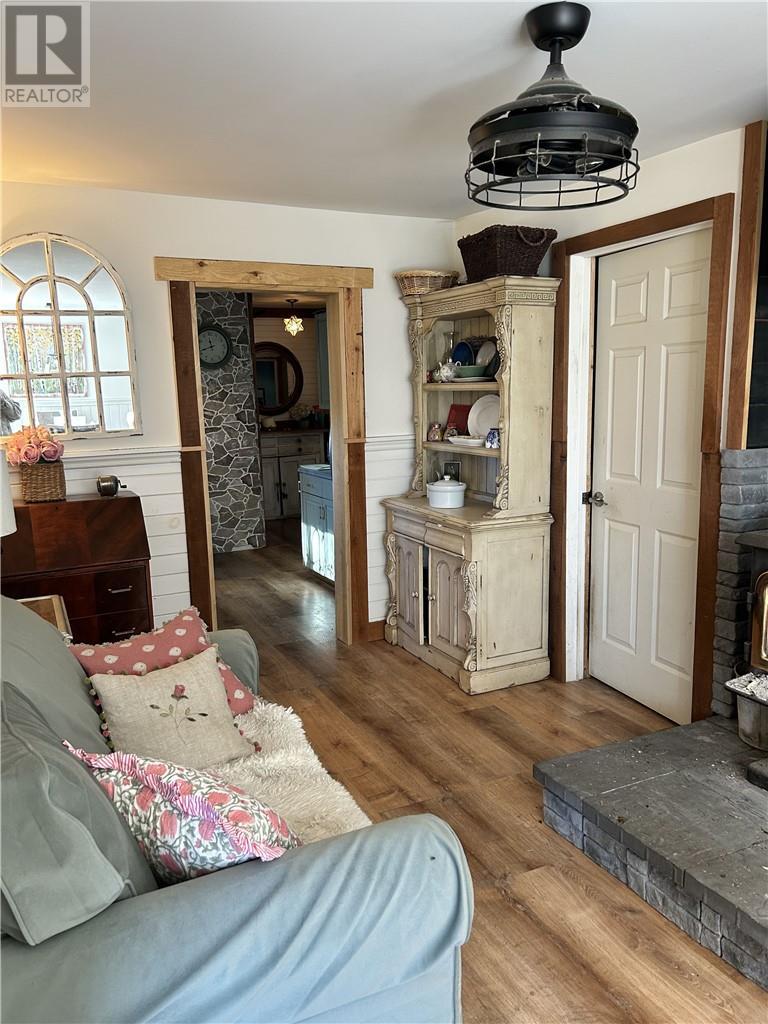 11A Myhill Road, Walford, ON - Indoor Photo Showing Living Room With Fireplace