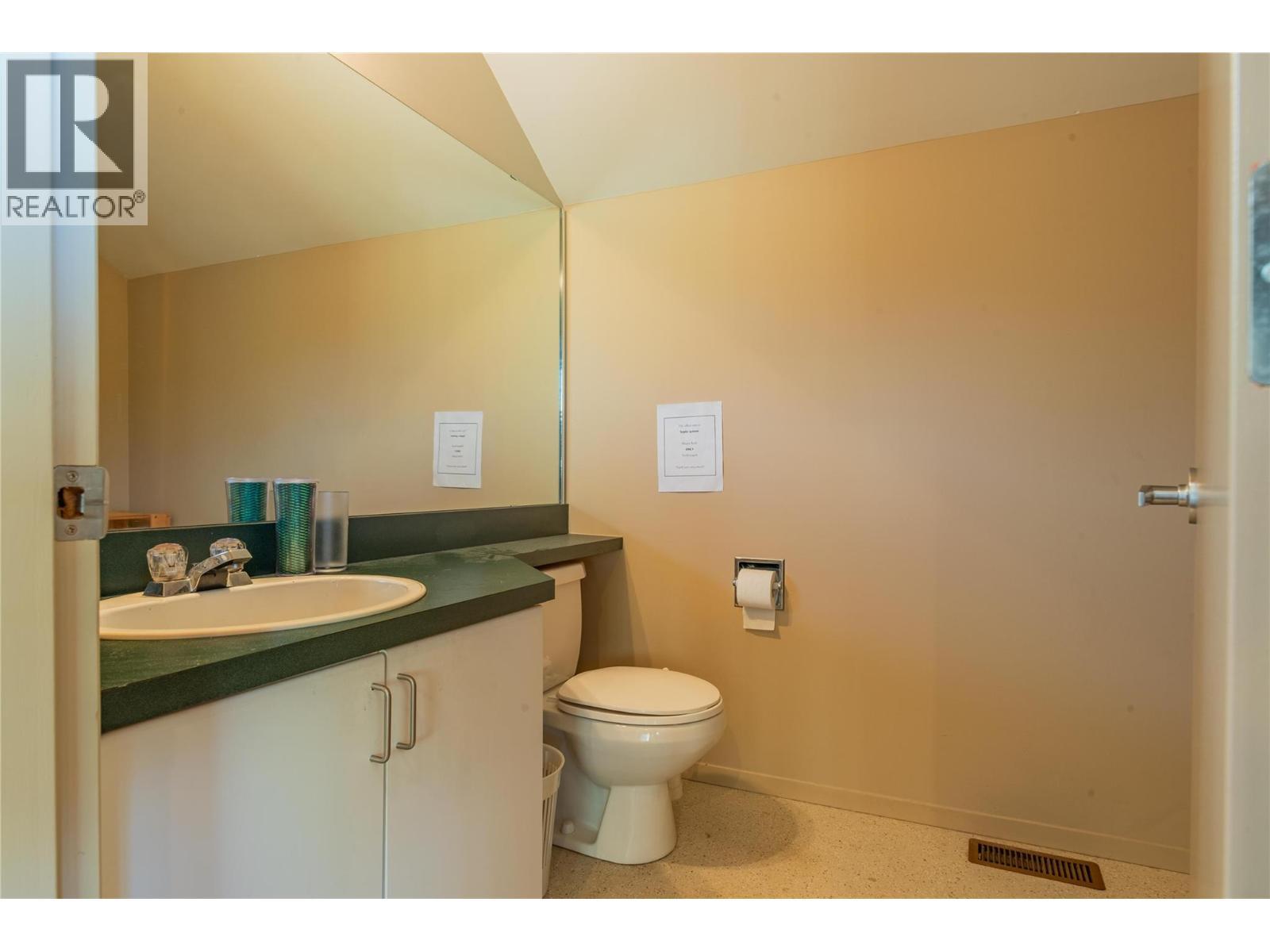 1746 Sandner Frontage Road, Christina Lake, BC