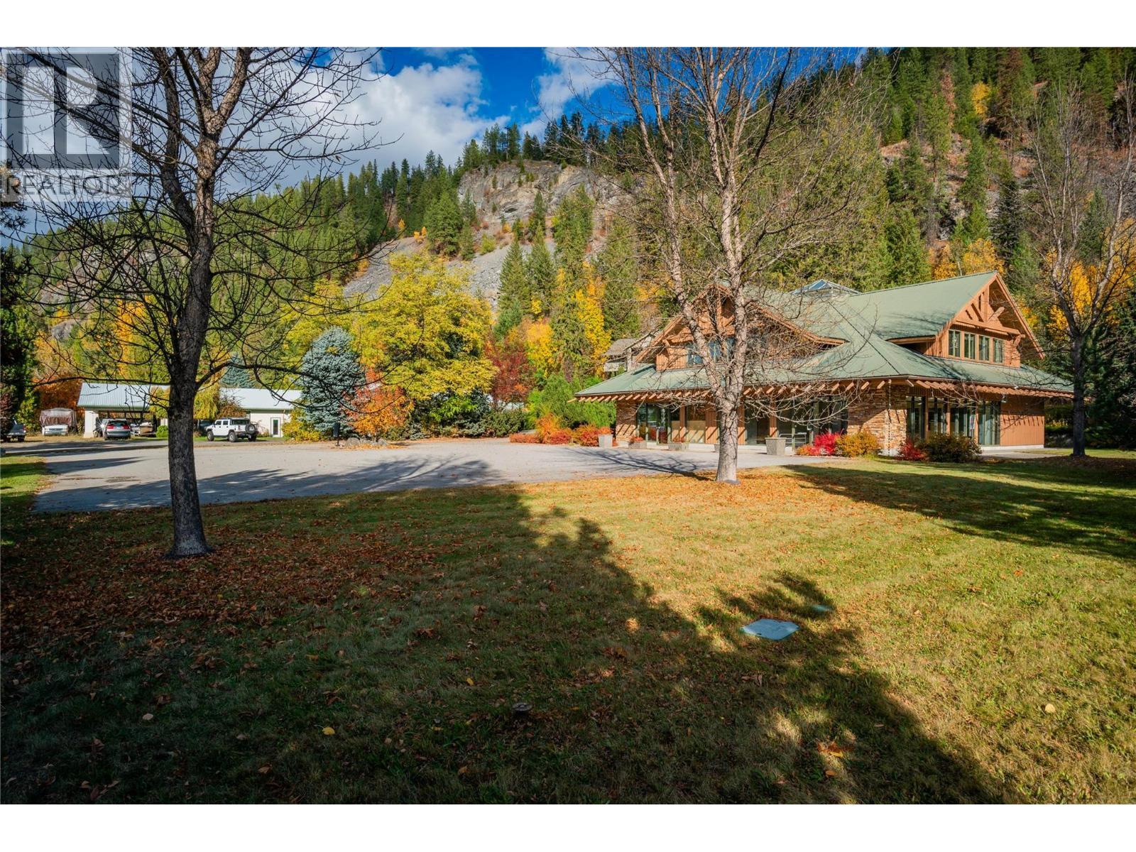 1746 Sandner Frontage Road, Christina Lake, BC
