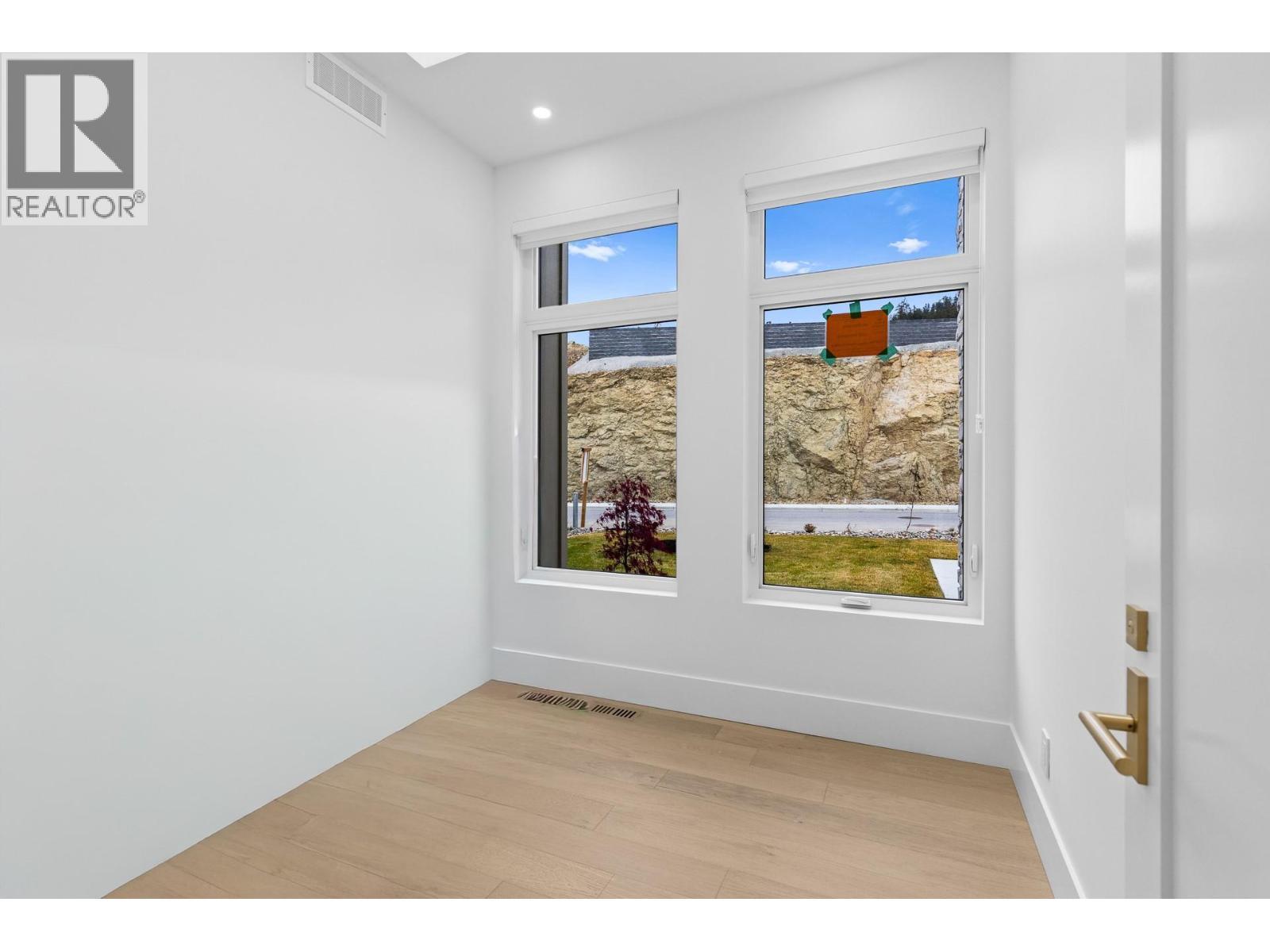 Main floor office - 1359 Vineyard Drive, West Kelowna, BC - Indoor Photo Showing Other Room