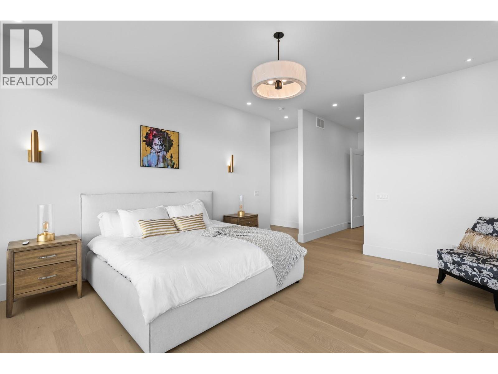 1359 Vineyard Drive, West Kelowna, BC - Indoor Photo Showing Bedroom