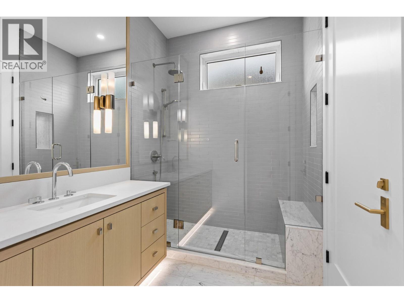 1359 Vineyard Drive, West Kelowna, BC - Indoor Photo Showing Bathroom