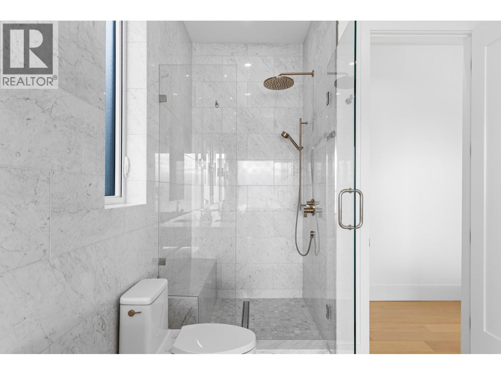 1359 Vineyard Drive, West Kelowna, BC - Indoor Photo Showing Bathroom