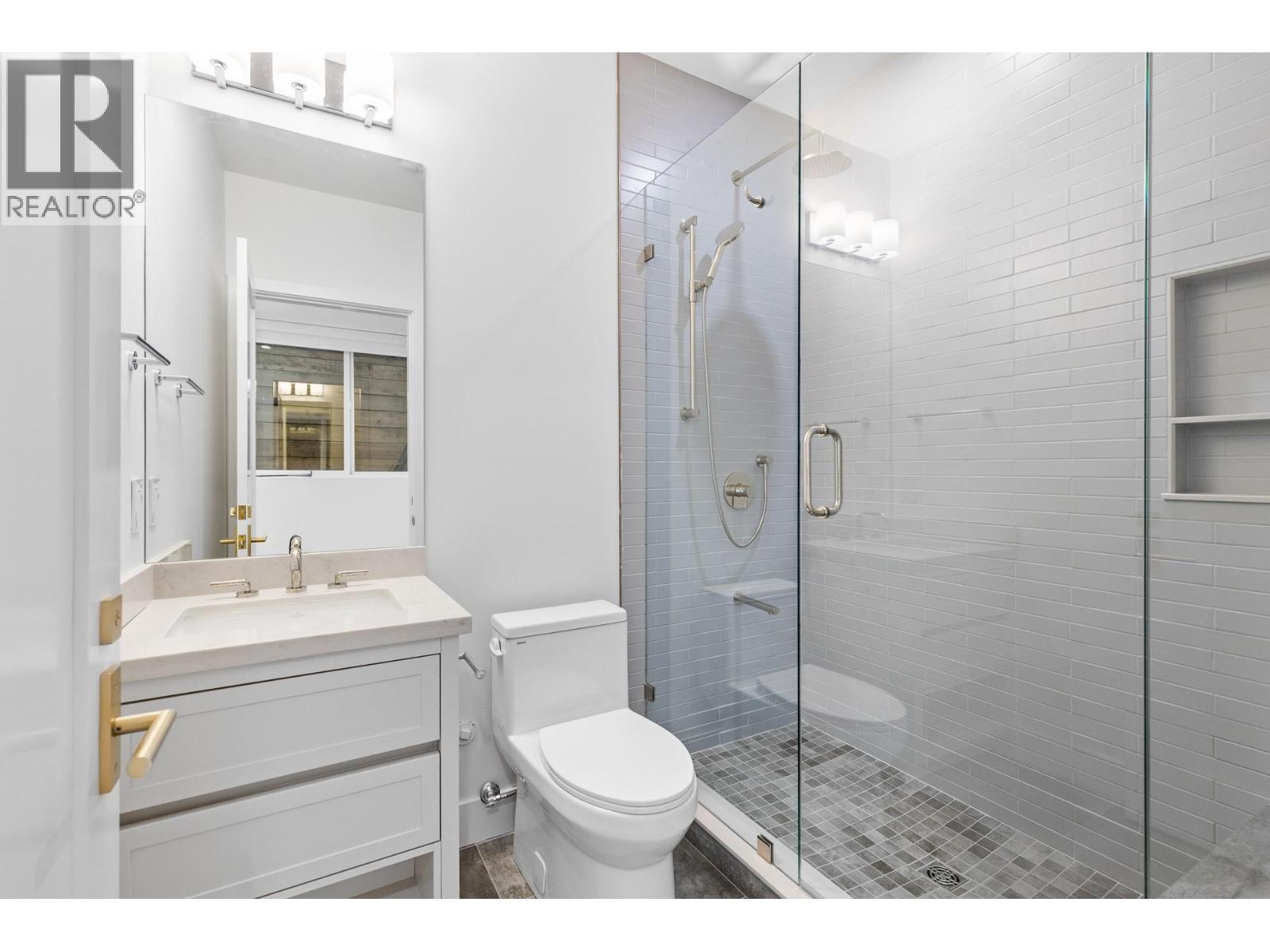 1359 Vineyard Drive, West Kelowna, BC - Indoor Photo Showing Bathroom