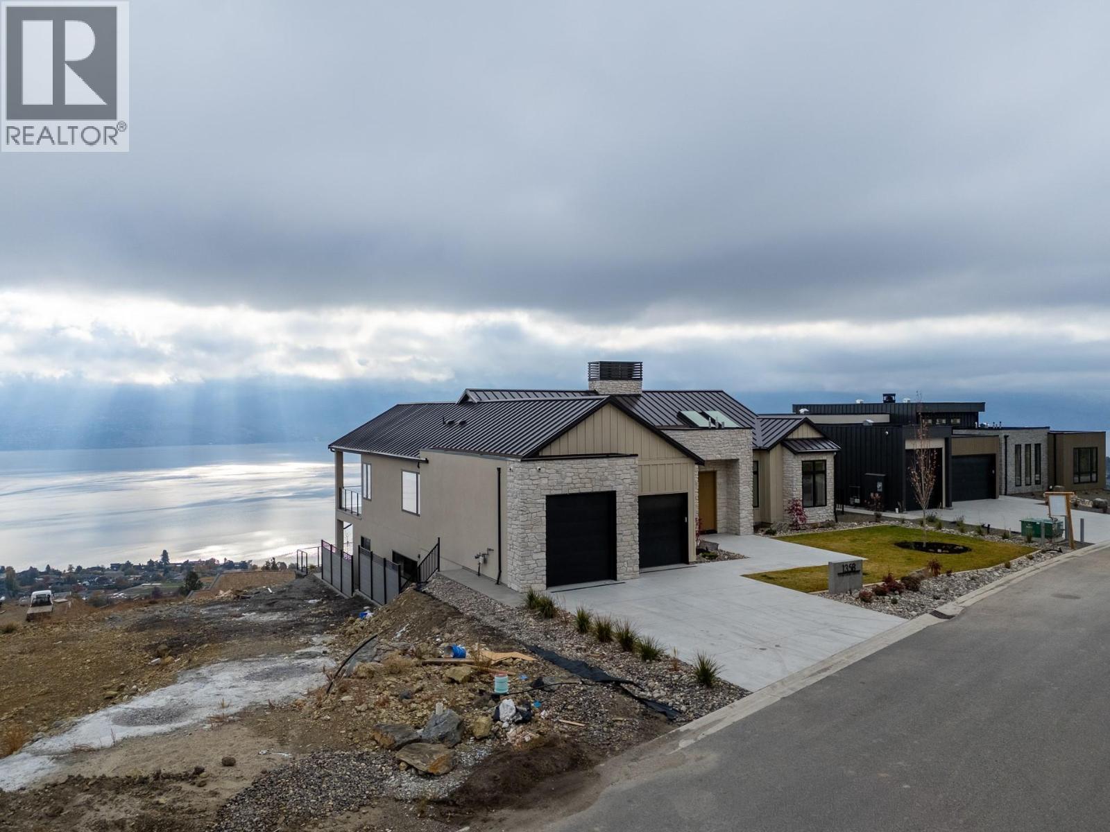 1359 Vineyard Drive, West Kelowna, BC - Outdoor