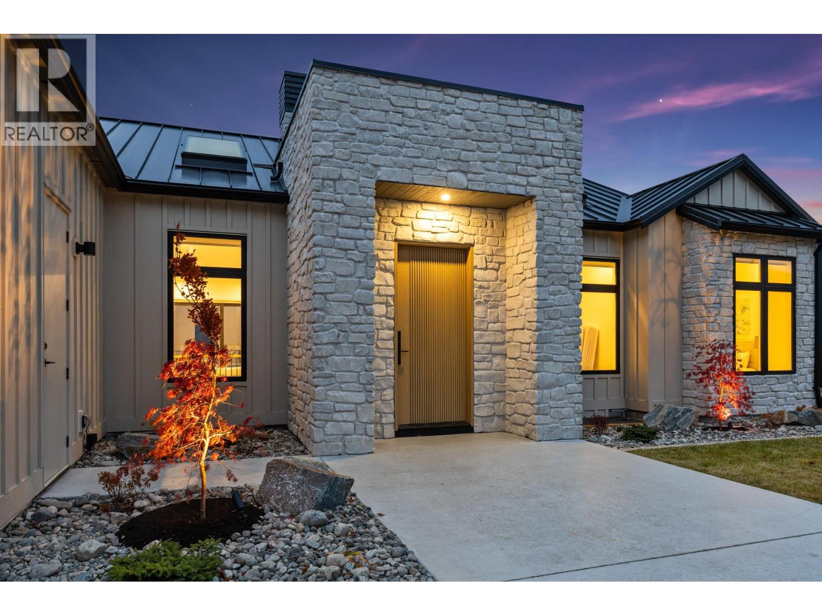 1359 Vineyard Drive, West Kelowna, BC - Outdoor With Facade